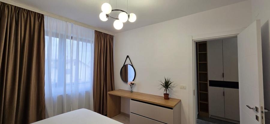 Apartament cu 2 camere decomandat în Titan