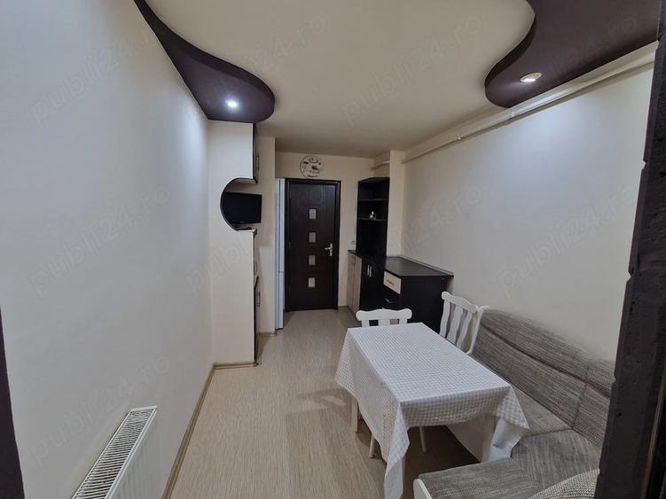 Apartament cu 3 camere decomandat în Tineretului