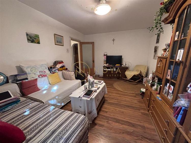 Apartament cu 3 camere decomandat, mobilat în Valea Ialomiței