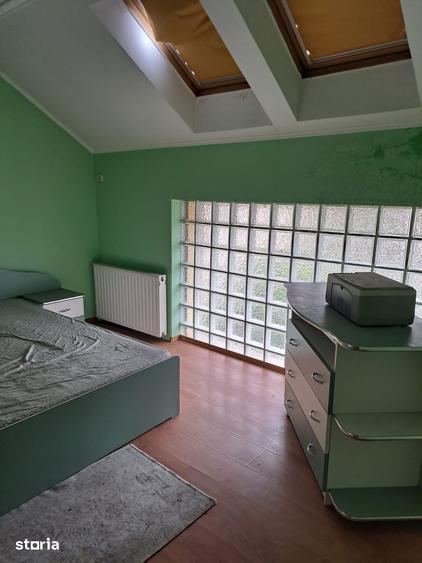Casă cu 4 camere cu Teren 180 Mp în Central
