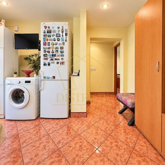 Apartament cu 2 camere decomandat, mobilat în Aradului