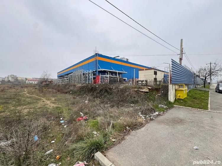 Spațiu comercial, de 3,000 mp, în Industrial