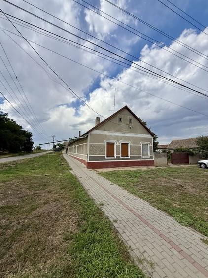 Casă cu 3 camere în Semlac