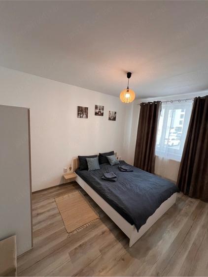 Apartament cu 3 camere decomandat în Florești