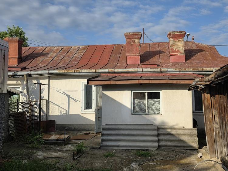 Casă individuală cu 4 camere cu Teren 436 Mp în Central