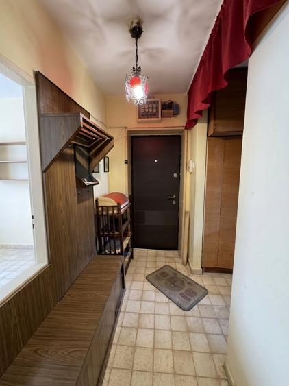 Apartament cu 4 camere semidecomandat în Drumul Taberei