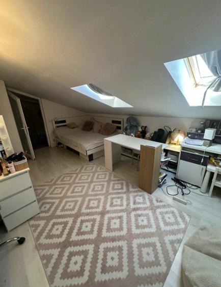 Apartament cu 4 camere decomandat în Plopilor