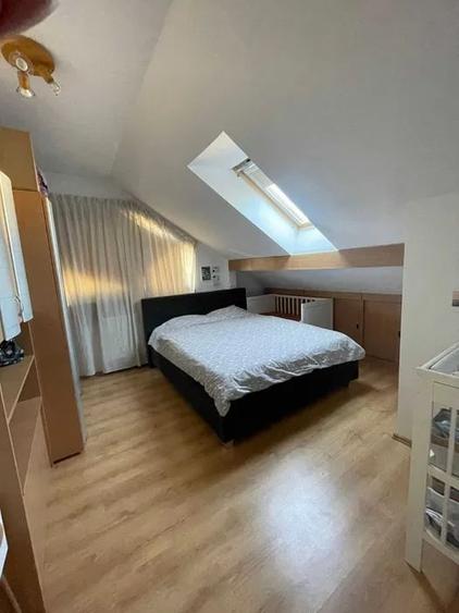 Apartament cu 4 camere semidecomandat în Europa