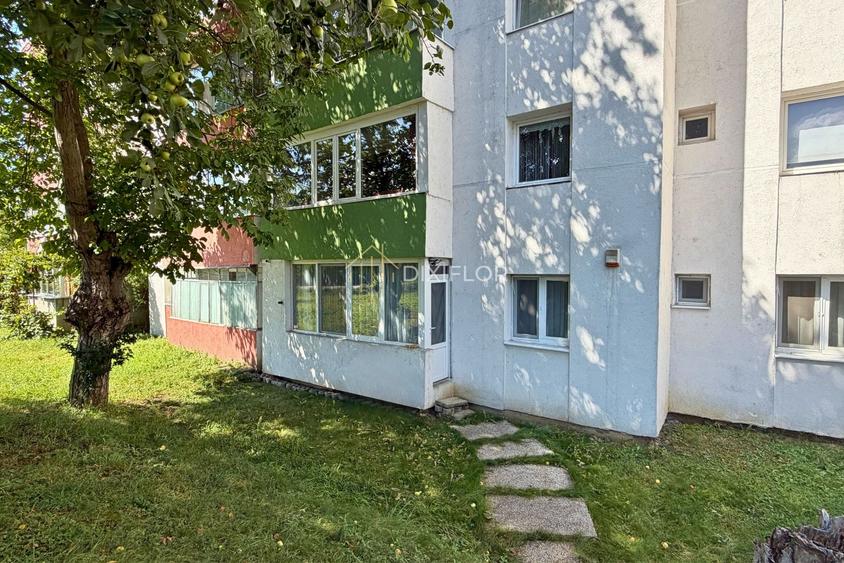 Apartament cu 4 camere decomandat, mobilat în Dâmbu Pietros