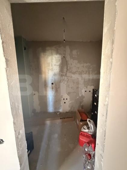 Apartament cu 3 camere semidecomandat în Florești