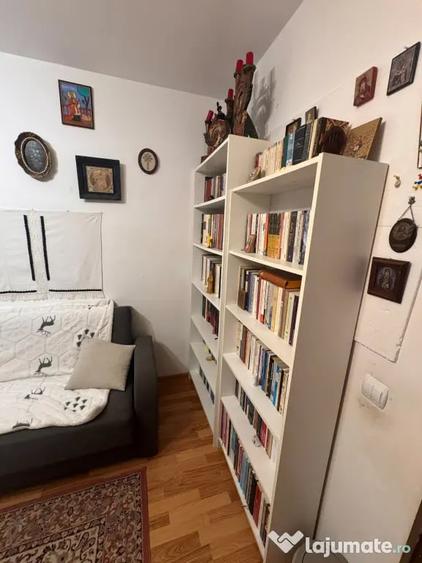 Apartament cu 3 camere semidecomandat în Central