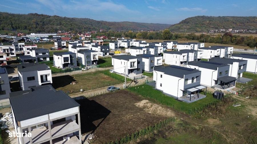 Casă cu 4 camere în Micești