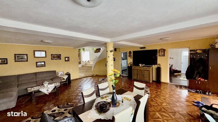 Casă cu 4 camere în Dângești