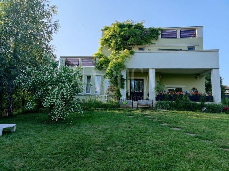 Casă individuală cu 5 camere cu Canalizare în Florești