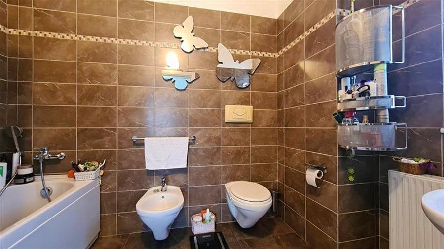 Penthouse cu 3 camere decomandat, mobilat în Girocului