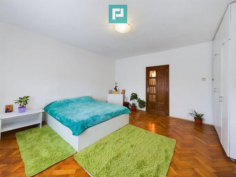 Casă cu 5 camere cu Teren 389 Mp în Central