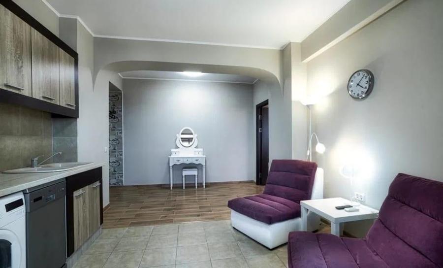 Apartament cu 2 camere decomandat în Delfinariu