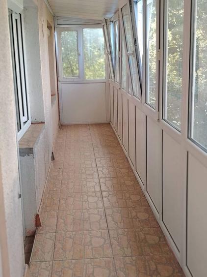 Apartament cu 3 camere semidecomandat în Micro 38