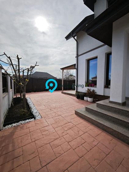 Duplex cu 4 camere cu Canalizare în Nord