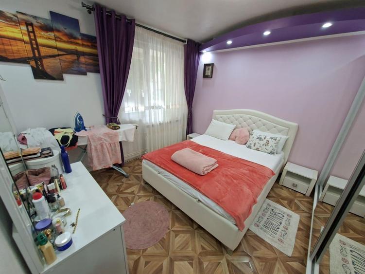 Apartament cu 2 camere decomandat în Podu Roș
