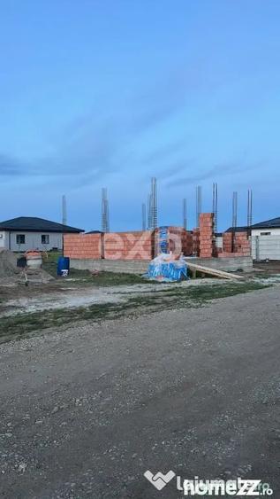 Casă cu 4 camere cu Teren 378 Mp în Clinceni