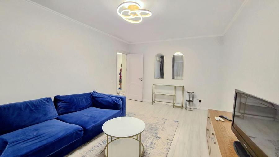 Apartament cu 2 camere decomandat, mobilat în Casa de Cultură