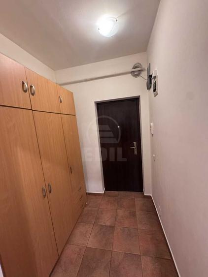 Apartament cu 2 camere semidecomandat în Iris