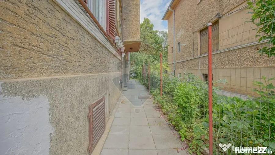 Apartament cu 2 camere semidecomandat în Centrul Istoric
