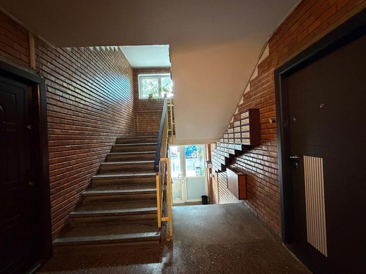 Apartament cu 2 camere semidecomandat în Fundeni
