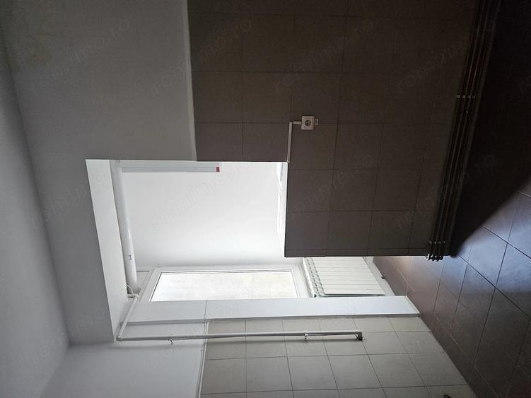 Apartament cu 4 camere semidecomandat în Magheru