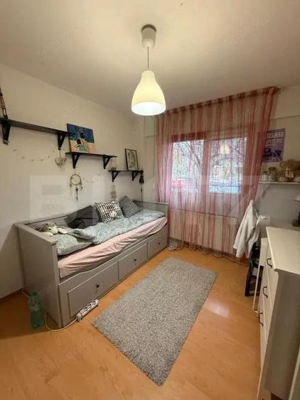 Apartament cu 4 camere decomandat în Vest
