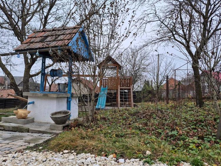 Casă cu 3 camere cu Teren 1000 Mp în Exterior Vest