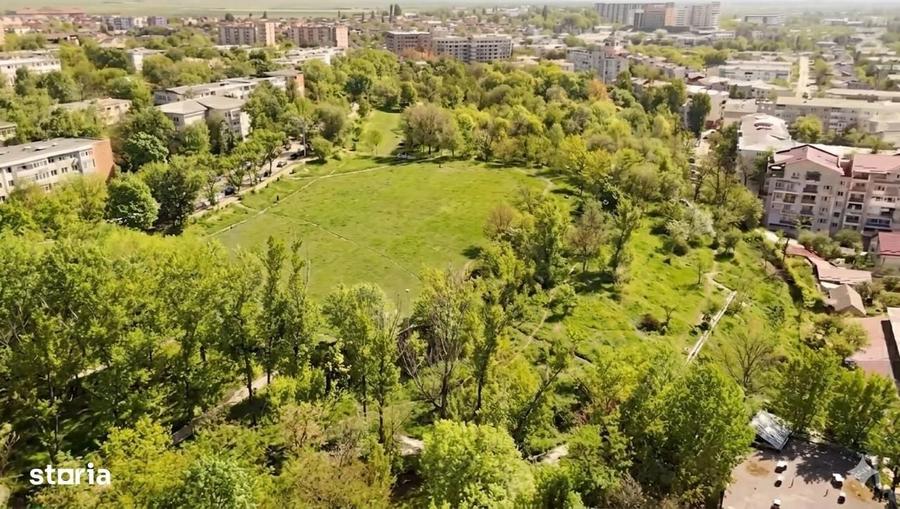 Apartament cu 4 camere decomandat în Central