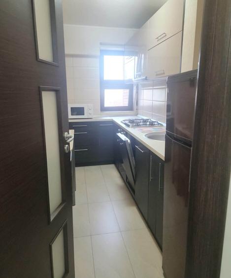Apartament cu 3 camere decomandat în Drumul Taberei
