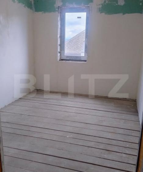 Casă cu 5 camere cu Teren 100 Mp în Central
