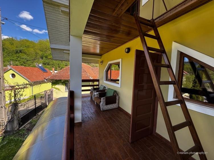 Duplex cu 5 camere cu Canalizare în Ponor
