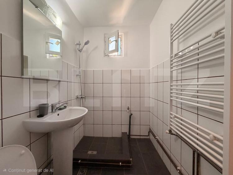 Apartament cu 2 camere semidecomandat, mobilat în Micro 6