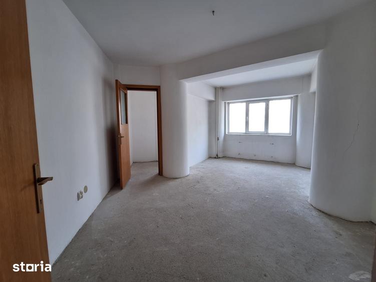 Apartament cu 3 camere decomandat în Bistrița Lac