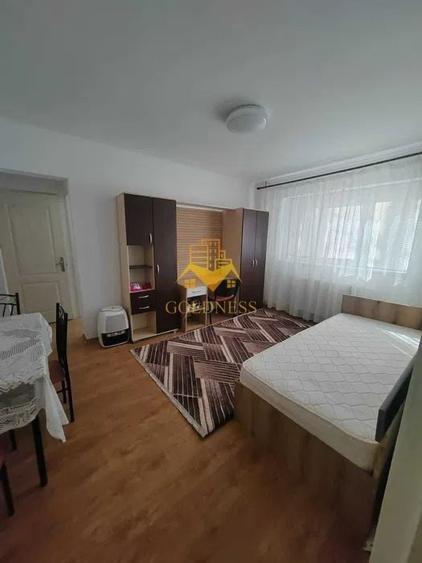 Apartament cu 3 camere semidecomandat, mobilat în Mănăștur