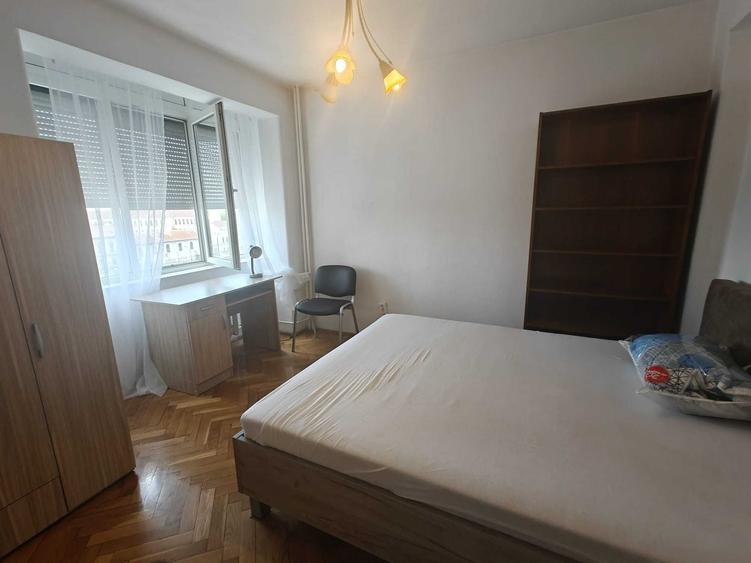 Apartament cu 3 camere decomandat în Ultracentral
