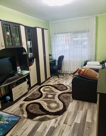 Apartament  58 mp utili +balcon , parcare ,parter înalt ,zona Eroilor - 5