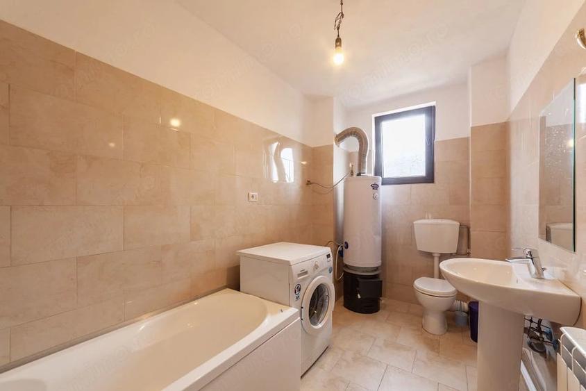 Casă cu Teren 4563 Mp în Central