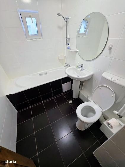 Apartament cu 3 camere decomandat în Băneasa