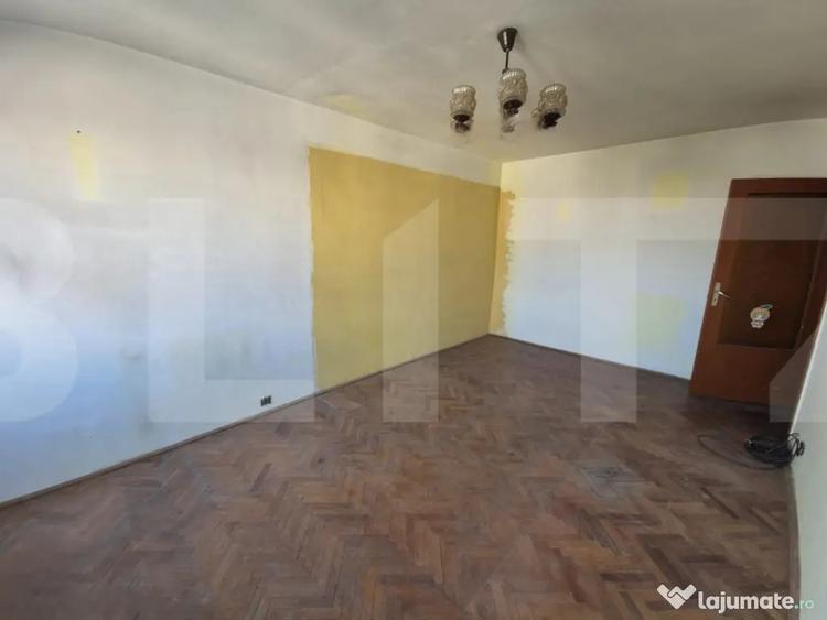 Apartament cu 3 camere decomandat în Complex Studențesc