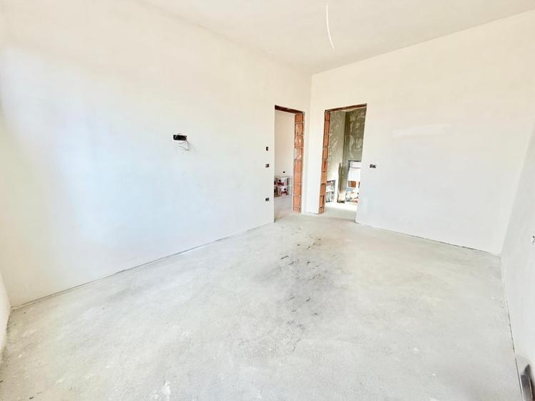 Duplex cu 3 camere cu Canalizare în Moșnița Nouă