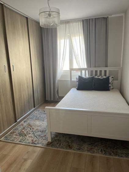 Casă cu 4 camere decomandat în Central
