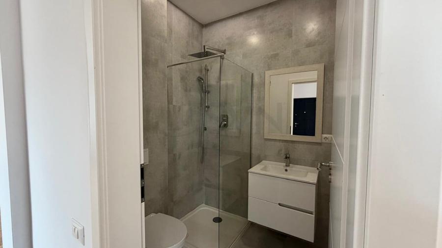 Casă individuală cu 4 camere cu Teren 330 Mp în Tunari