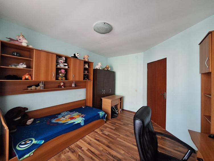 Apartament cu 2 camere decomandat, mobilat în Florești