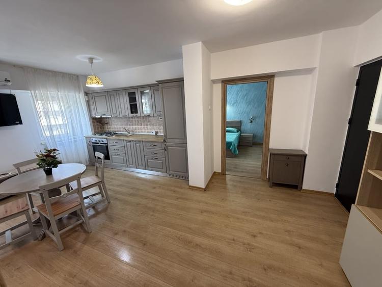 Apartament cu 2 camere decomandat, mobilat în Ultracentral