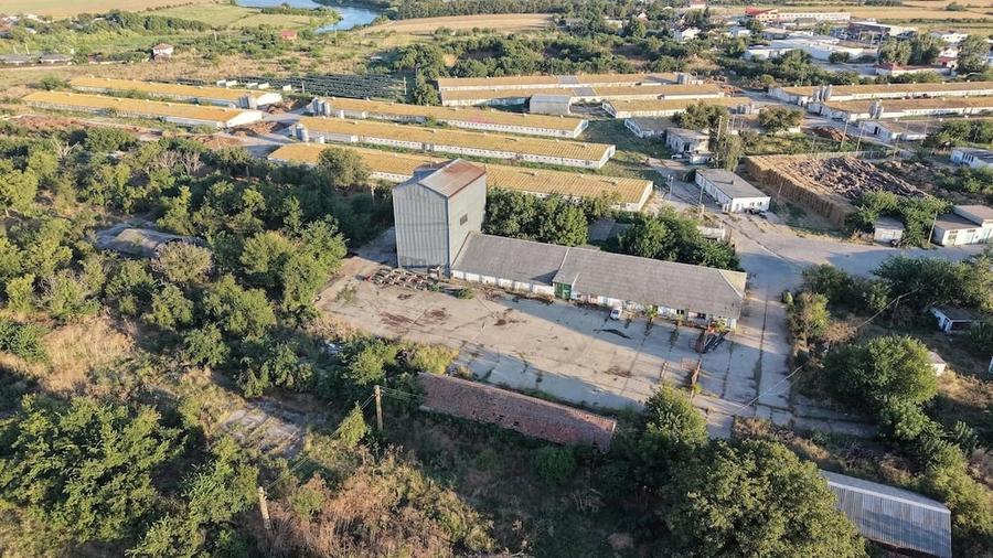 Spațiu comercial, de 25,877 mp, în Frumușani